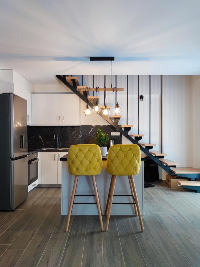 Freesia Loft Apartment Янина Екстериор снимка